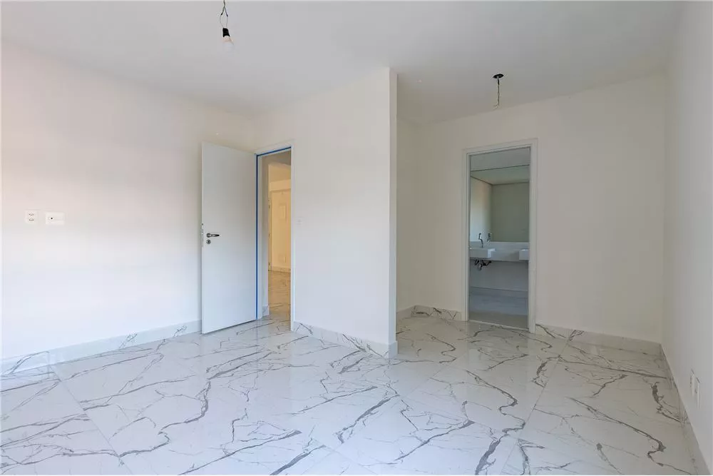 Apartamento à venda com 1 quarto, 79m² - Foto 2