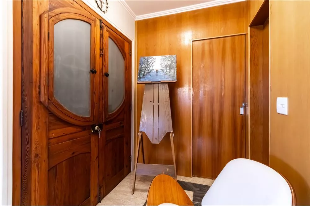 Apartamento à venda com 3 quartos, 222m² - Foto 3