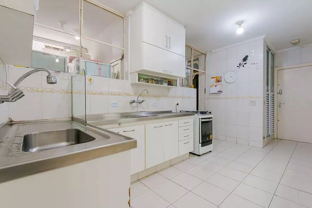 Apartamento à venda com 3 quartos, 196m² - Foto 3