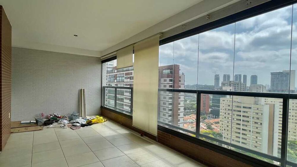 Apartamento à venda com 3 quartos, 167m² - Foto 2