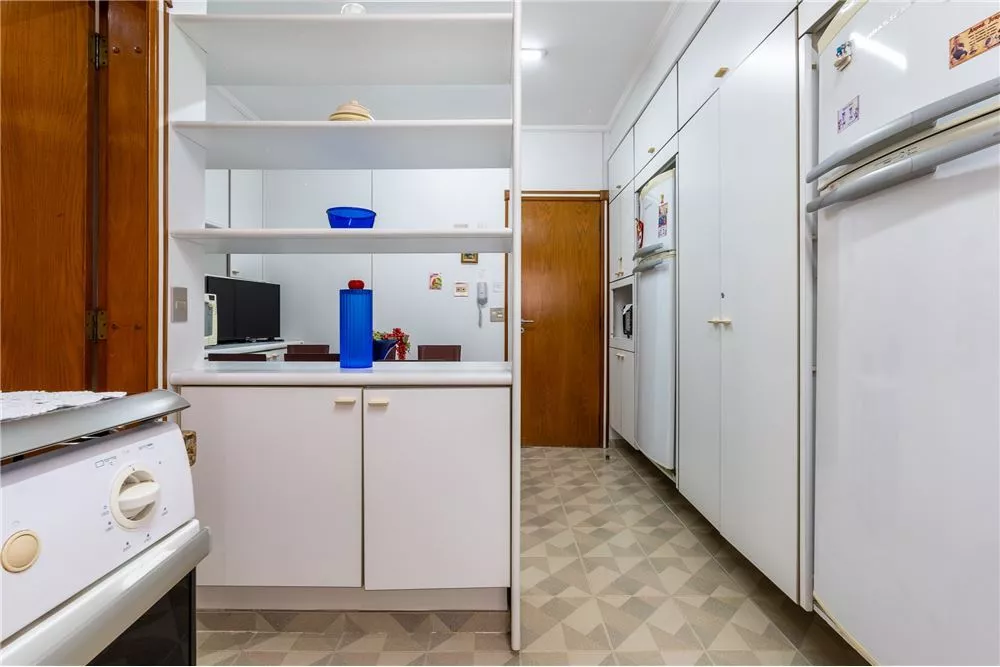 Apartamento à venda com 4 quartos, 214m² - Foto 4