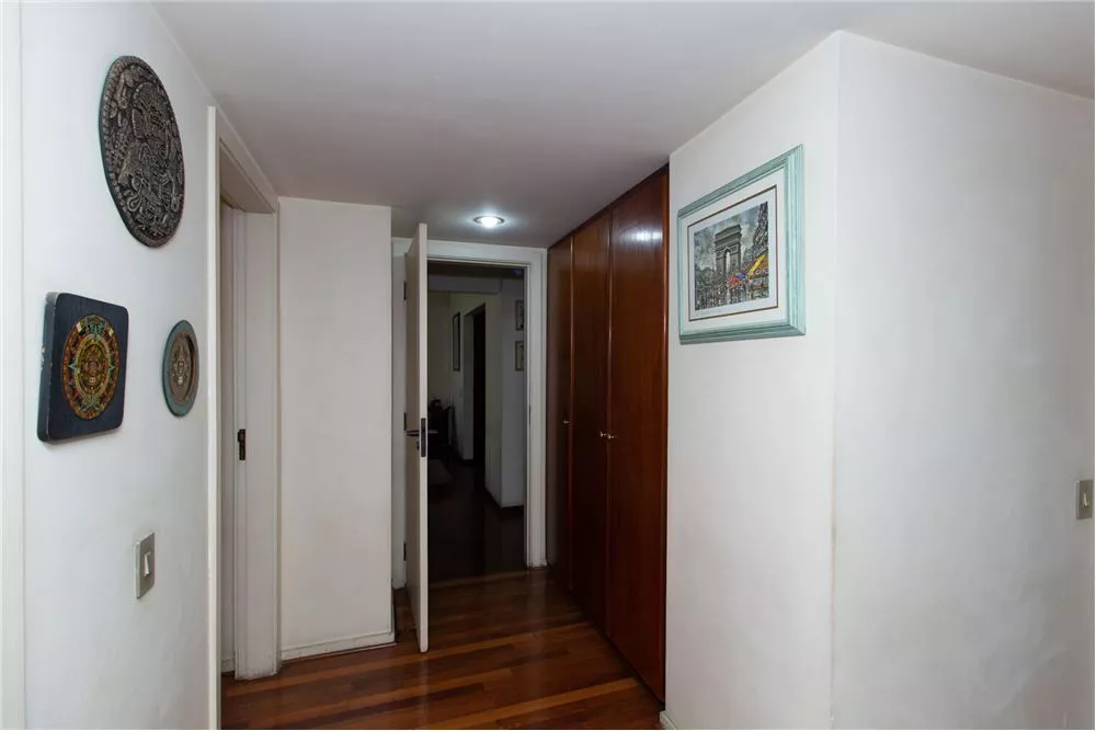 Apartamento à venda com 4 quartos, 192m² - Foto 14