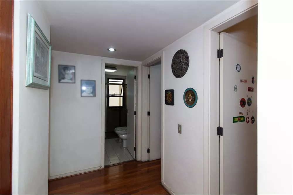 Apartamento à venda com 4 quartos, 192m² - Foto 13