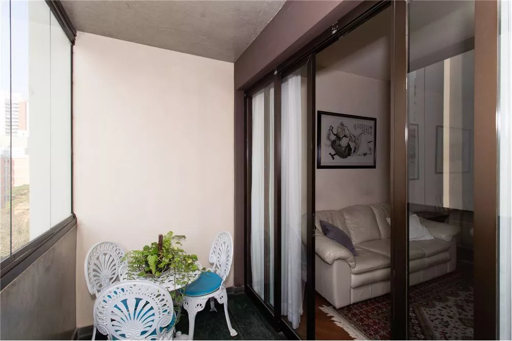 Apartamento à venda com 4 quartos, 192m² - Foto 9