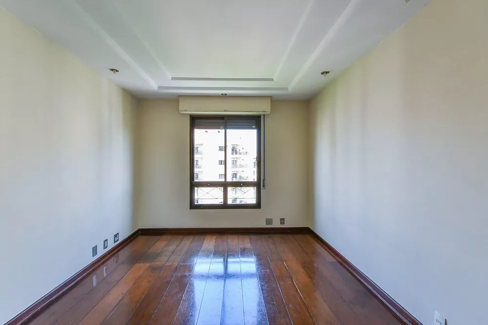 Apartamento à venda com 3 quartos, 256m² - Foto 2