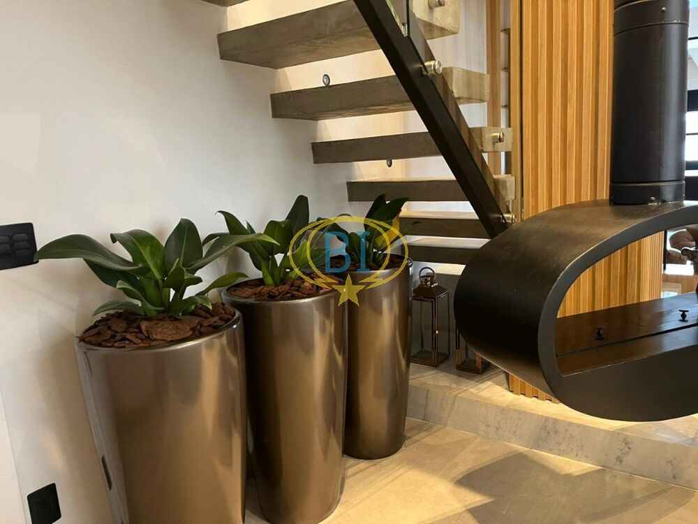 Cobertura, 3 quartos, 215 m² - Foto 1