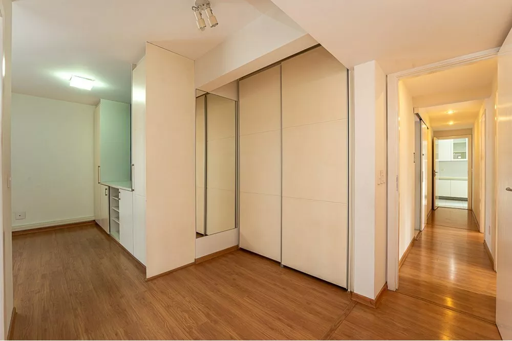 Apartamento à venda com 4 quartos, 201m² - Foto 4