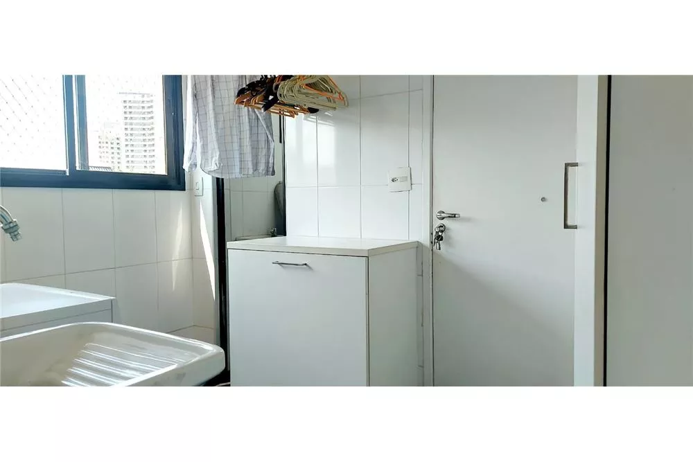 Apartamento à venda com 3 quartos, 130m² - Foto 3