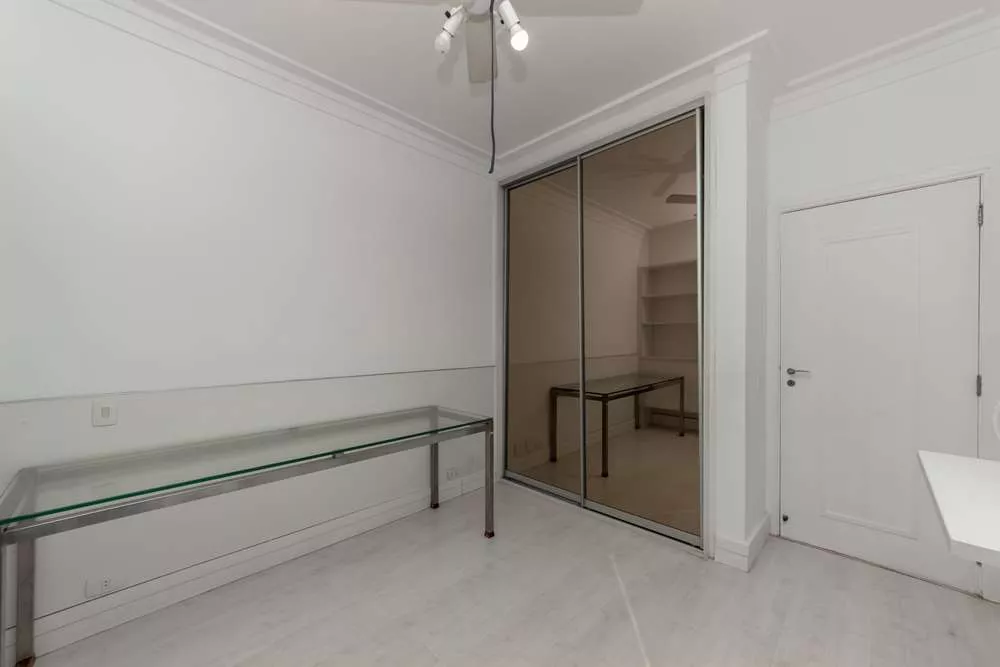 Apartamento à venda com 4 quartos, 190m² - Foto 9