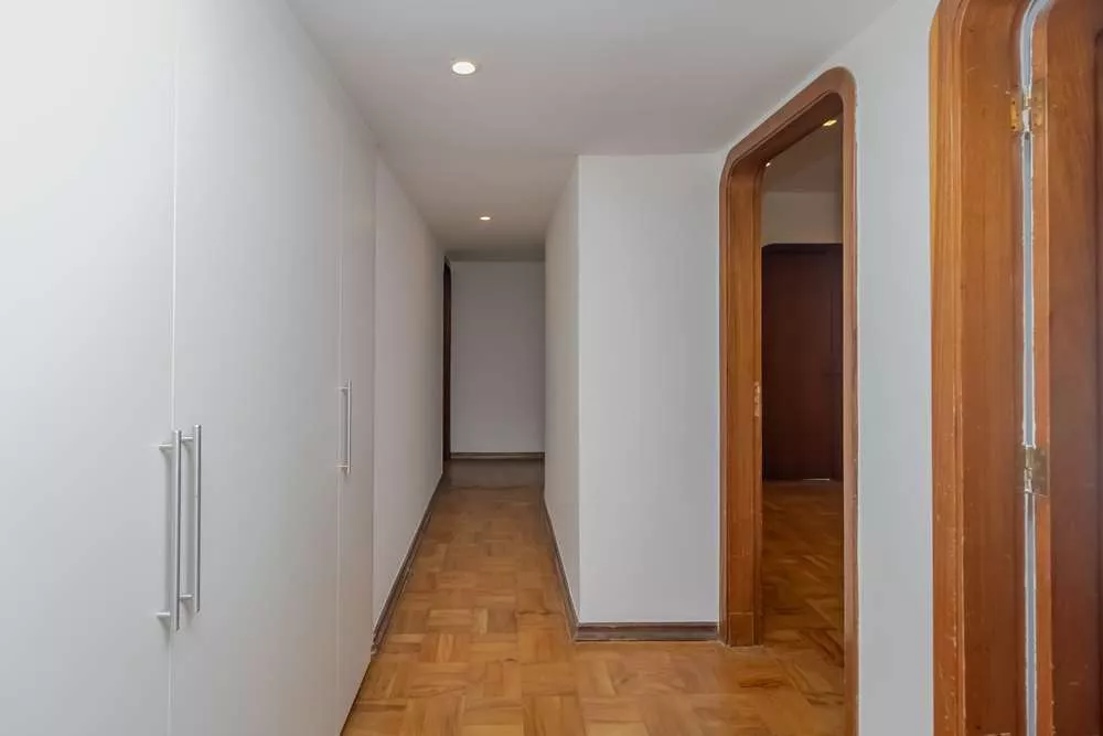 Apartamento à venda com 3 quartos, 206m² - Foto 5