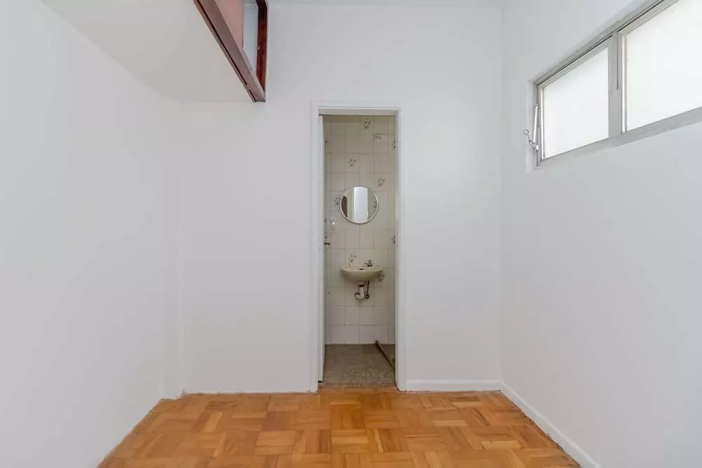 Apartamento à venda com 3 quartos, 206m² - Foto 2