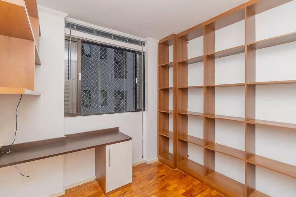 Apartamento à venda com 2 quartos, 67m² - Foto 2