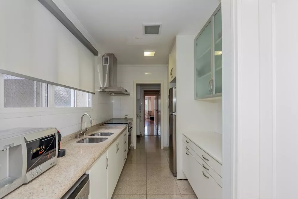 Apartamento à venda com 4 quartos, 273m² - Foto 2