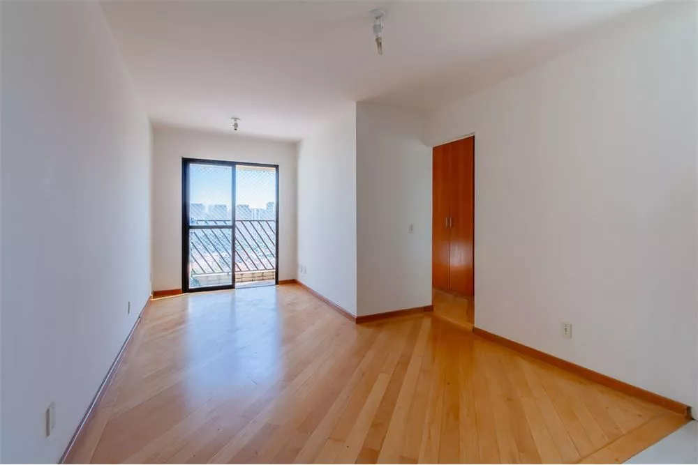 Apartamento à venda com 1 quarto, 37m² - Foto 2