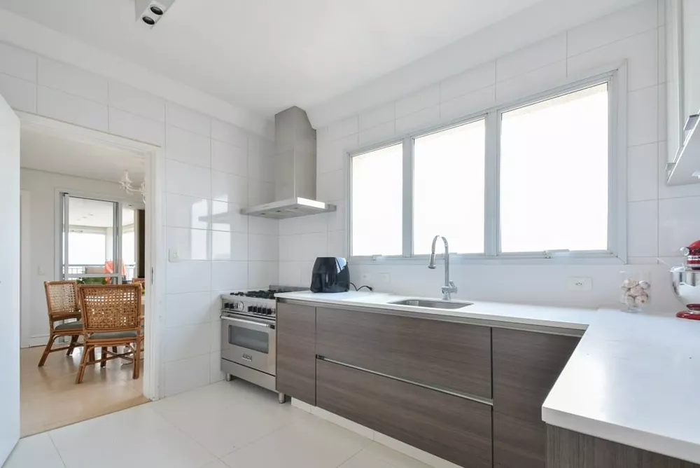 Apartamento à venda com 4 quartos, 245m² - Foto 6