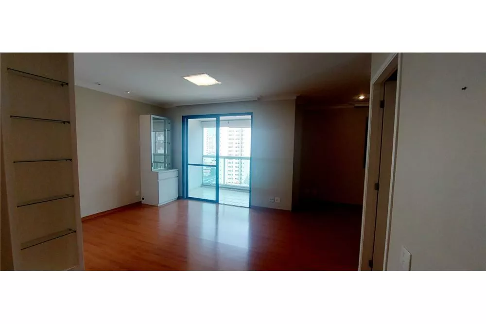 Apartamento à venda com 4 quartos, 220m² - Foto 2