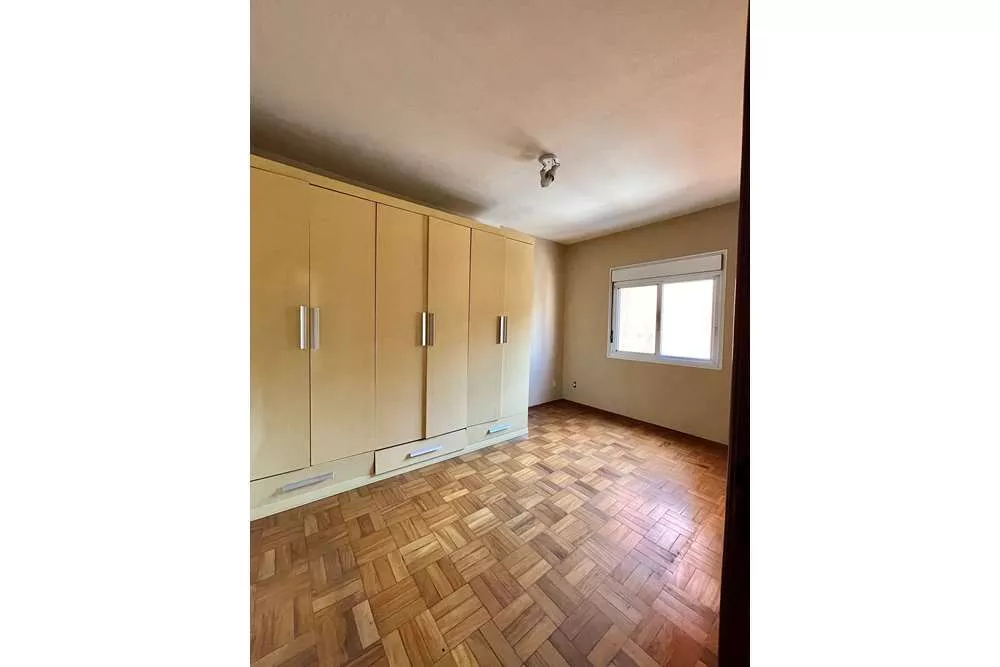 Apartamento à venda com 2 quartos, 75m² - Foto 2