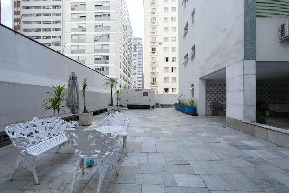 Apartamento à venda com 3 quartos, 228m² - Foto 18