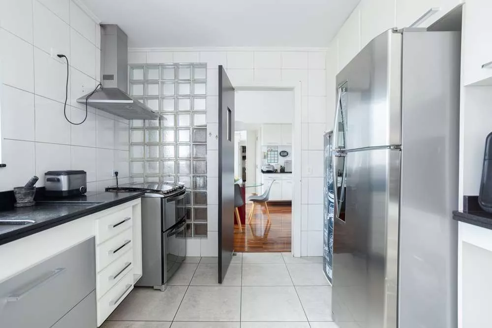 Apartamento à venda com 3 quartos, 228m² - Foto 12