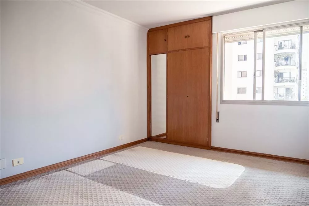 Apartamento à venda com 3 quartos, 207m² - Foto 5