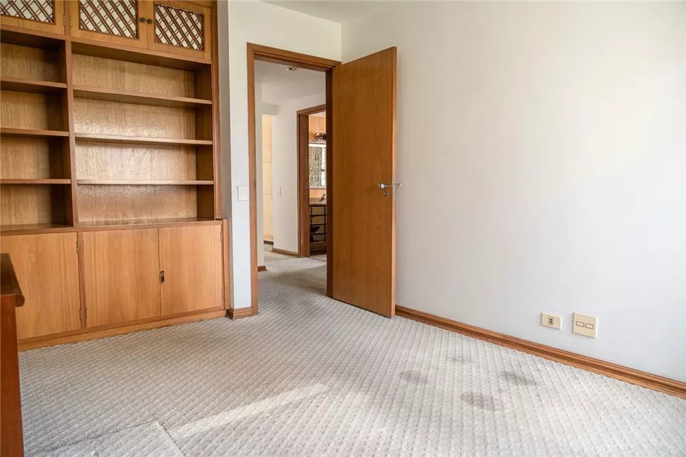 Apartamento à venda com 3 quartos, 207m² - Foto 8