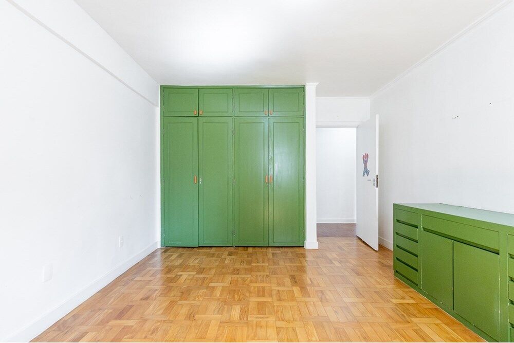 Apartamento à venda com 3 quartos, 227m² - Foto 2