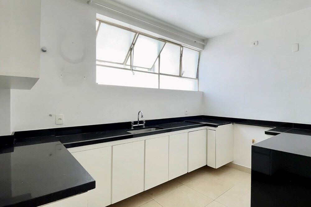 Apartamento à venda com 3 quartos, 227m² - Foto 13