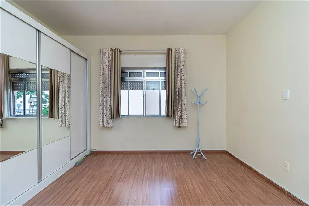 Apartamento à venda com 3 quartos, 144m² - Foto 4