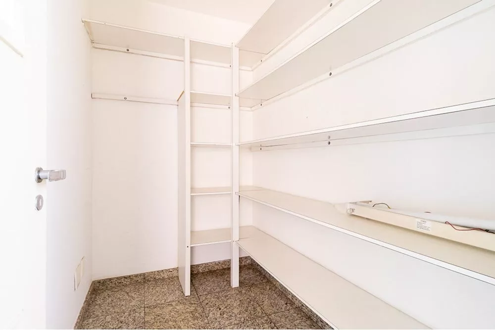 Apartamento à venda com 4 quartos, 171m² - Foto 2