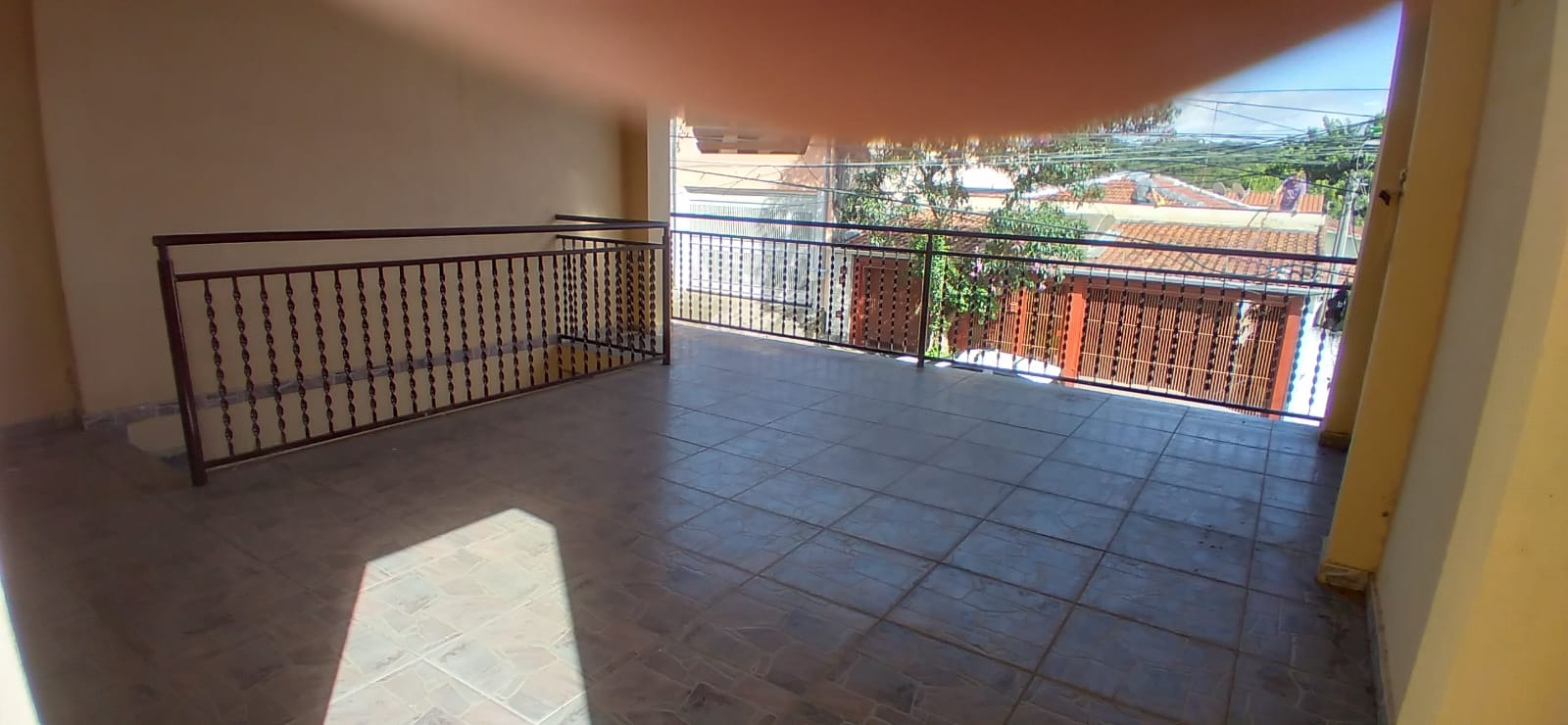 Sobrado à venda com 3 quartos, 180m² - Foto 2