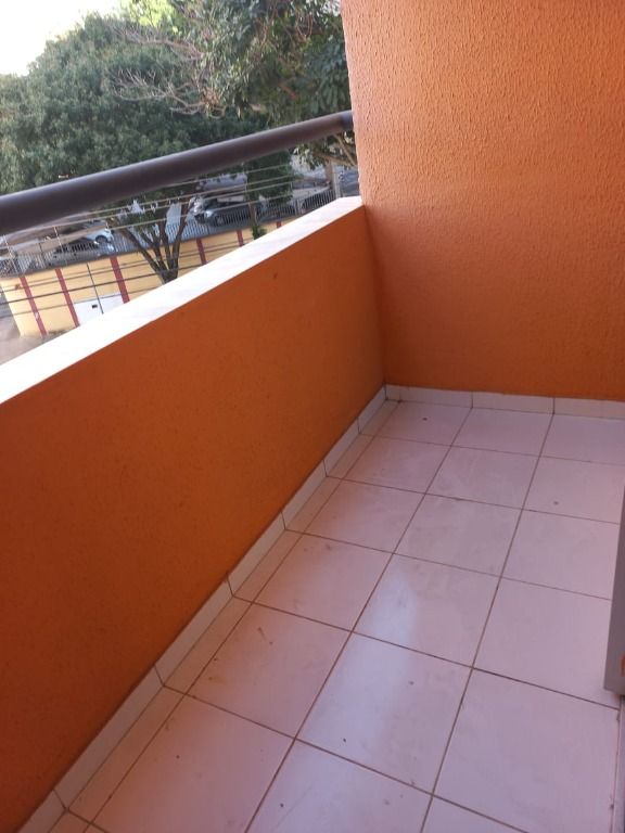 Apartamento para alugar com 3 quartos, 70m² - Foto 4