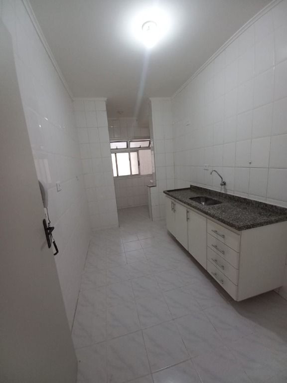 Apartamento para alugar com 3 quartos, 70m² - Foto 10