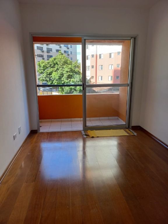 Apartamento para alugar com 3 quartos, 70m² - Foto 3