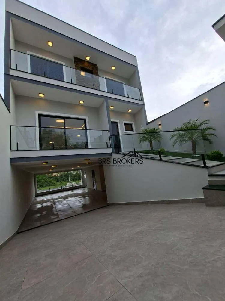 Sobrado, 3 quartos, 214 m² - Foto 1