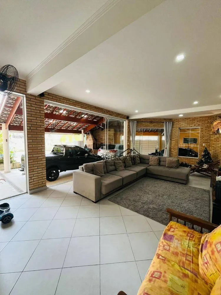 Sobrado, 4 quartos, 221 m² - Foto 1