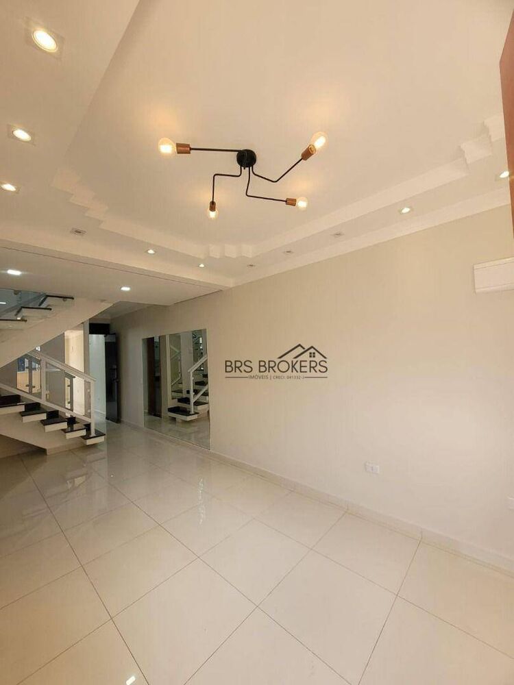 Sobrado à venda com 3 quartos, 122m² - Foto 1