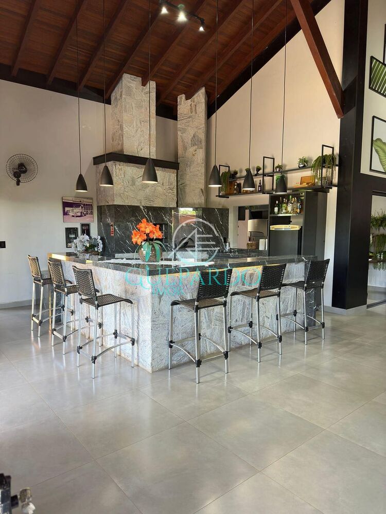 Chácara à venda com 4 quartos, 300m² - Foto 2
