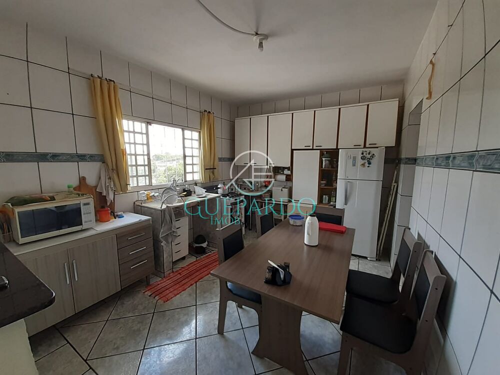 Casa, 6 quartos, 225 m² - Foto 4