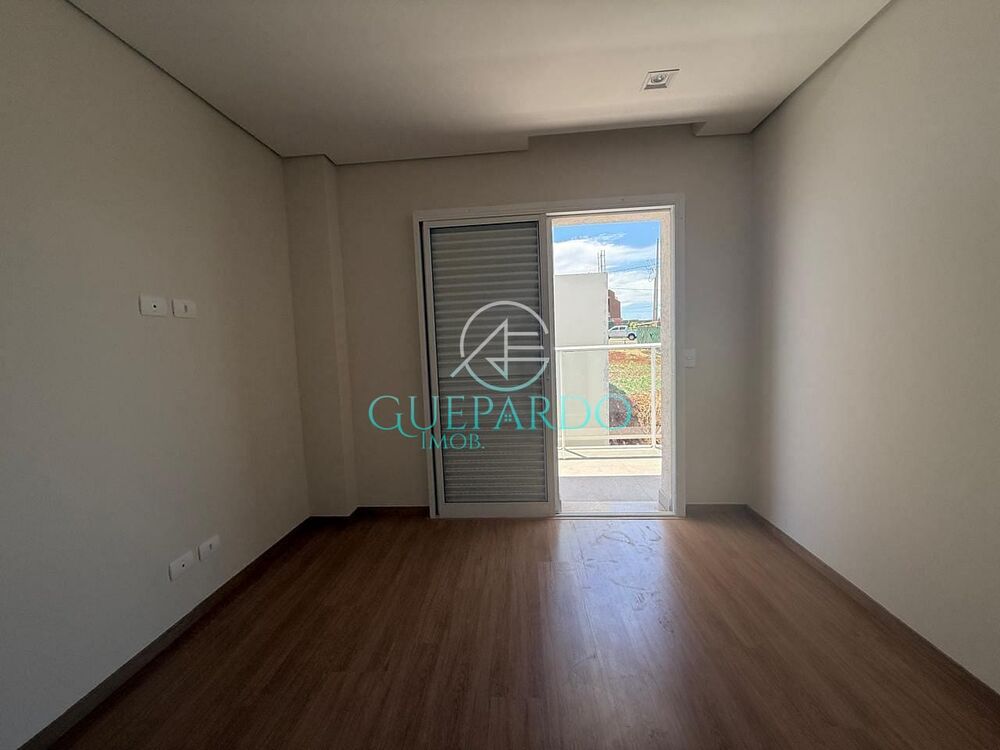 Casa, 3 quartos, 206 m² - Foto 1