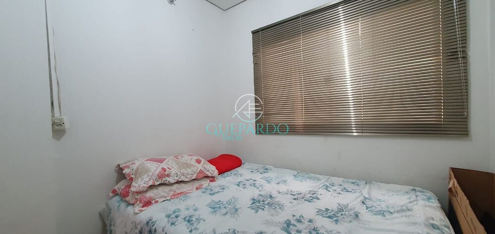Sobrado à venda com 4 quartos, 200m² - Foto 1