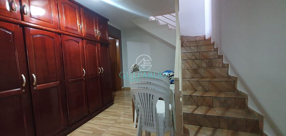 Sobrado à venda com 4 quartos, 200m² - Foto 2