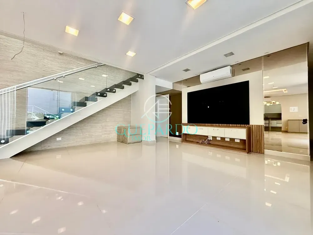Casa, 4 quartos, 315 m² - Foto 1
