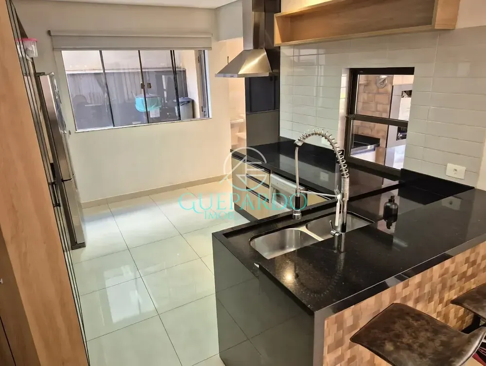 Casa, 3 quartos, 220 m² - Foto 3