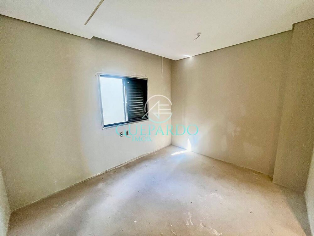 Casa à venda com 4 quartos, 329m² - Foto 3