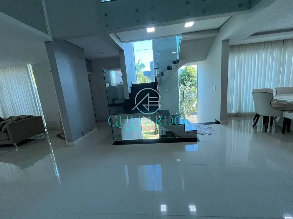 Sobrado, 3 quartos, 365 m² - Foto 1