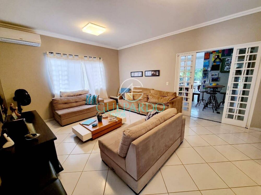 Casa à venda com 3 quartos, 230m² - Foto 3