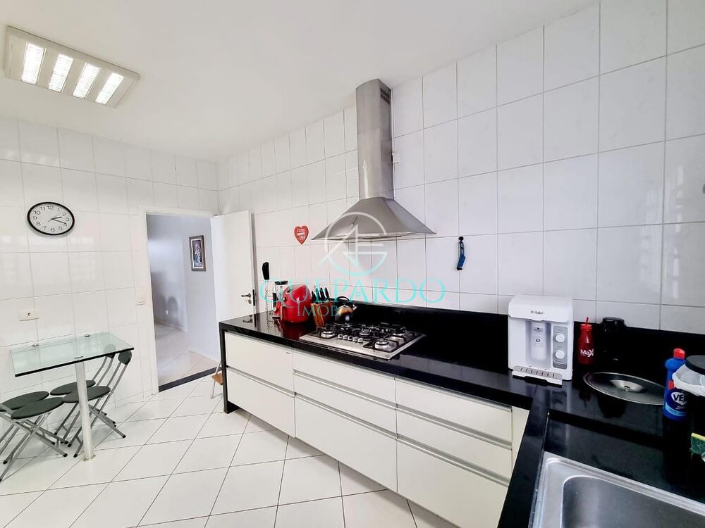 Casa à venda com 3 quartos, 230m² - Foto 4