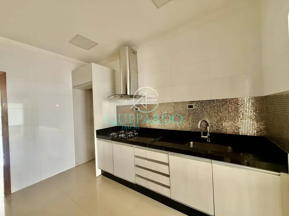 Casa, 3 quartos, 200 m² - Foto 9