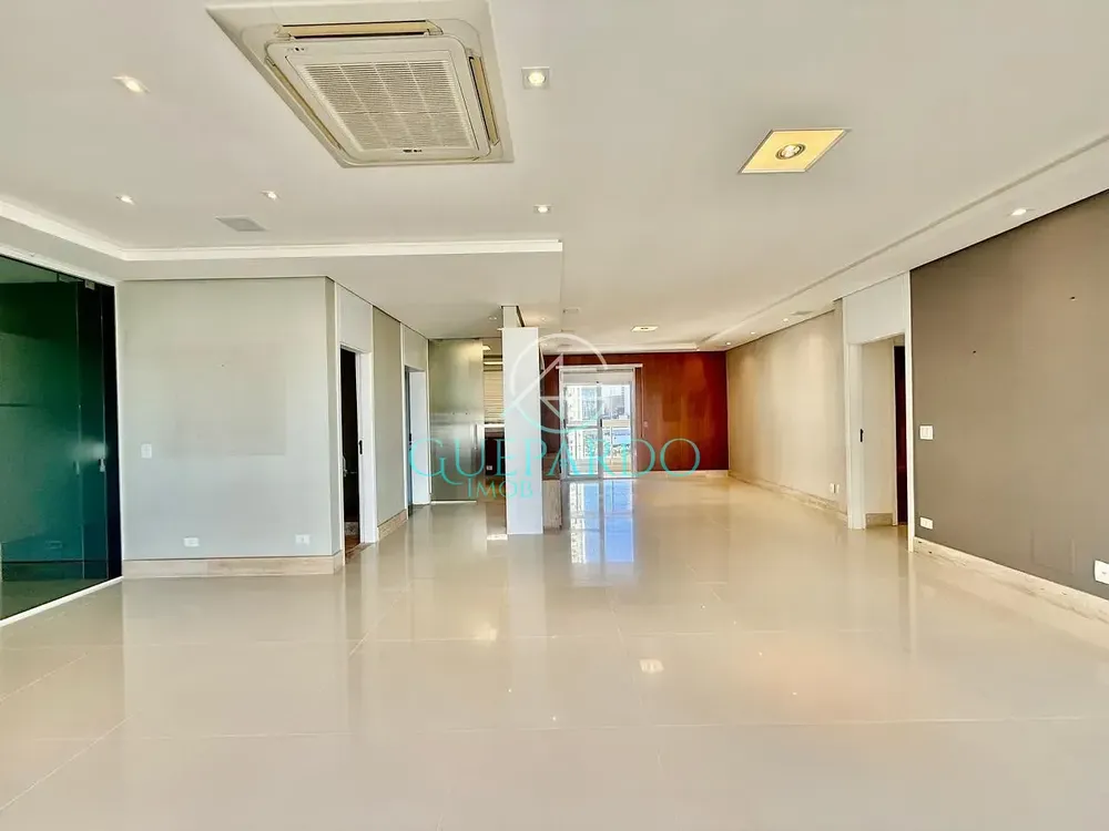 Apartamento, 3 quartos, 245 m² - Foto 2