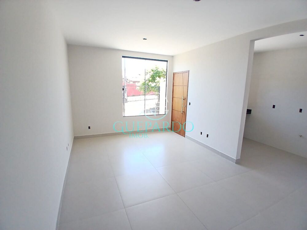 Casa à venda com 2 quartos, 61m² - Foto 4